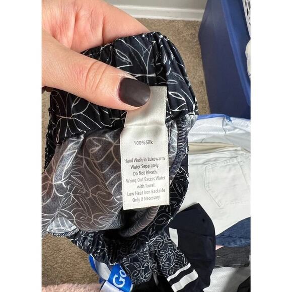 Ecru 100% Silk Navy Geometric Print Wide Leg Pants Women’s Size S Elastic Waist - Picture 6 of 7